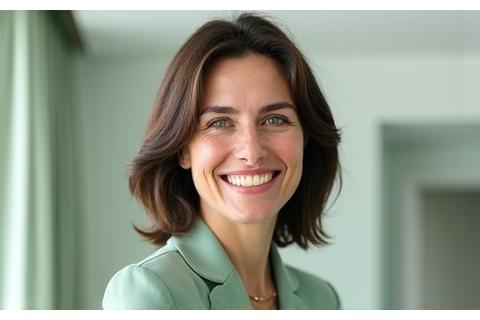 Retrato profissional de Sofia Ribeiro, nutricionista chefe da Aura Plena.